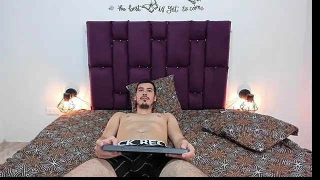 ErikaGomez2 online show from December 5, 3:33 pm