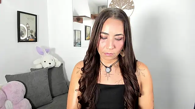 electra hunt online show from April 5, 2:29 am