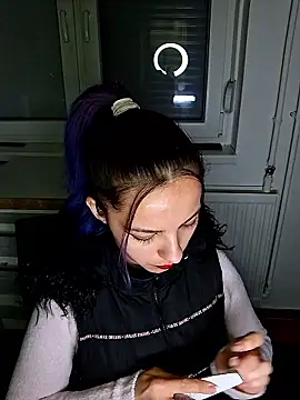 allinqueen online show from January 9, 12:17 am