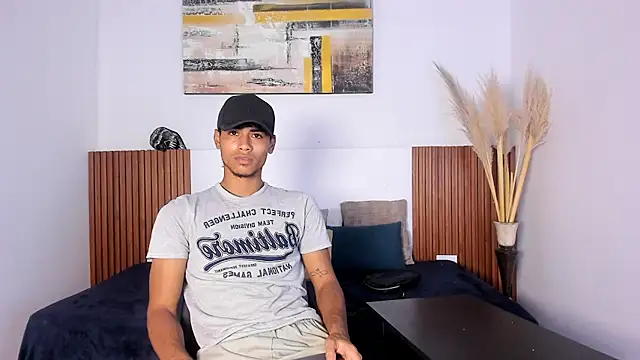 Snapshot of zander_2120 chatting on October 13, 1:12 pm zander 2120 online show from October 13, 1:12 pm