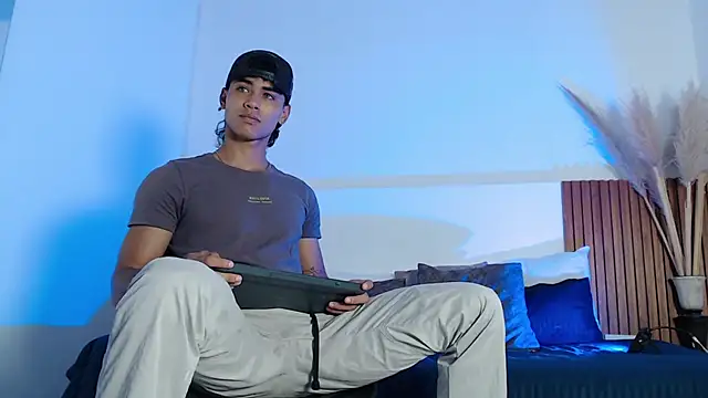 Snapshot of zander_2120 chatting on January 25, 5:19 pm zander 2120 online show from January 25, 5:19 pm