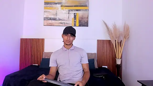 Snapshot of zander_2120 chatting on October 9, 12:49 pm zander 2120 online show from October 9, 12:49 pm