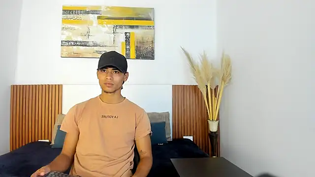 Snapshot of zander_2120 chatting on October 8, 12:39 pm zander 2120 online show from October 8, 12:39 pm