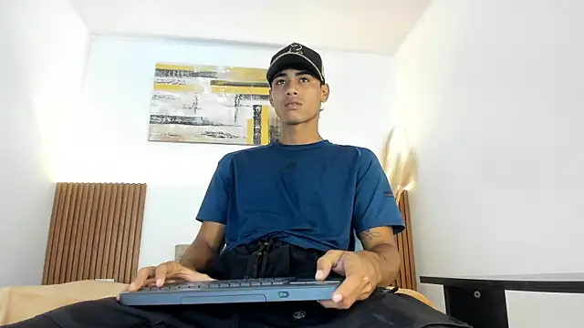 zander 2120 online show from March 28, 2:07 pm