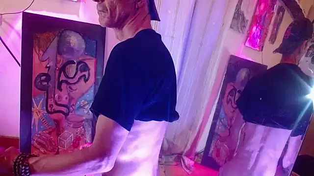 laye19 online show from March 12, 4:40 am