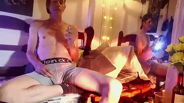 laye19 online show from March 26, 3:49 am