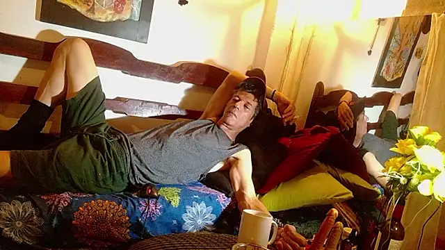 laye19 online show from February 15, 5:52 am