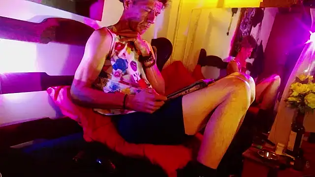 laye19 online show from March 13, 6:51 am