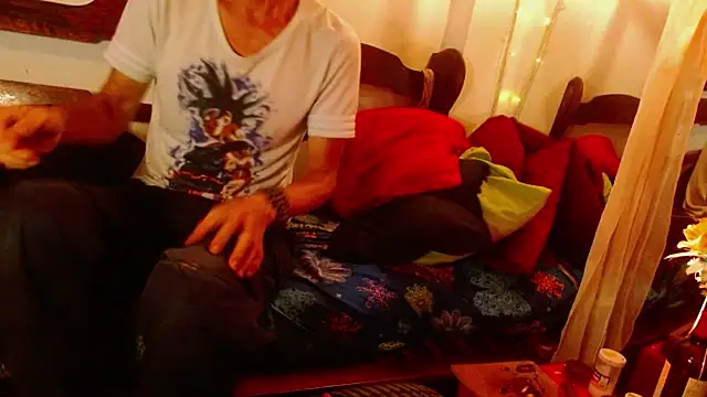 laye19 online show from February 12, 6:57 am