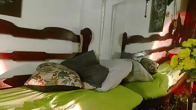 laye19 online show from April 3, 8:54 am