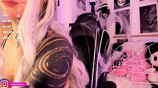 Lexyjoycce online show from October 31, 9:00 pm