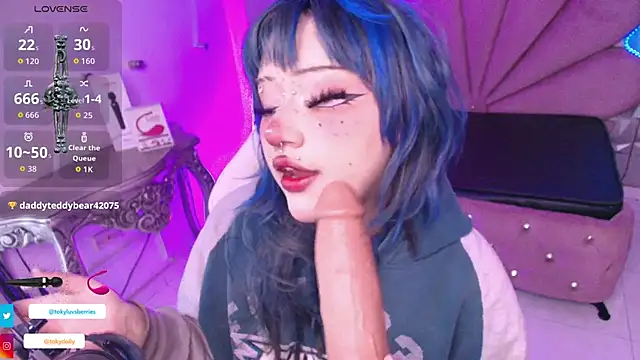 Snapshot of toky_doll chatting on October 14, 8:53 pm toky doll online show from October 14, 8:53 pm