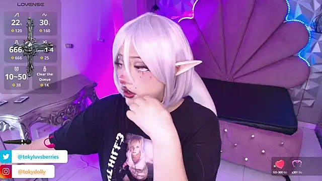 Snapshot of toky_doll chatting on October 13, 4:08 pm toky doll online show from October 13, 4:08 pm