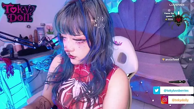 Snapshot of toky_doll chatting on October 6, 8:31 pm toky doll online show from October 6, 8:31 pm