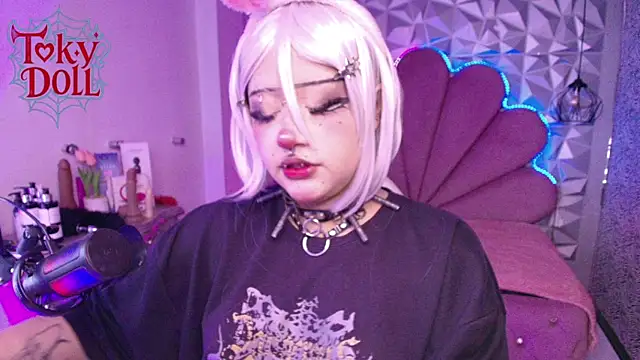 Snapshot of toky_doll chatting on October 7, 9:05 pm toky doll online show from October 7, 9:05 pm