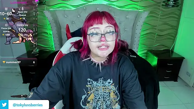 Snapshot of toky_doll chatting on January 16, 11:06 pm toky doll online show from January 16, 11:06 pm