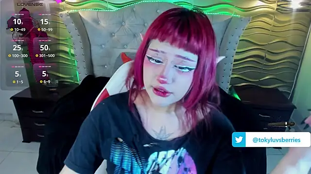 Snapshot of toky_doll chatting on February 1, 8:26 pm toky doll online show from February 1, 8:26 pm