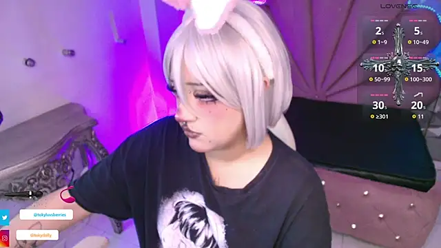 Snapshot of toky_doll chatting on October 17, 8:54 pm toky doll online show from October 17, 8:54 pm