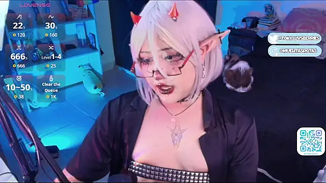 Snapshot of toky_doll chatting on June 28, 6:09 am toky doll online show from June 28, 6:09 am