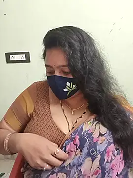 neelu-hoty online show from April 5, 3:51 pm