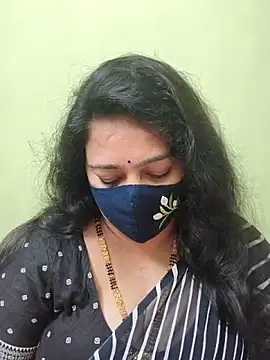 neelu-hoty online show from May 7, 4:10 pm