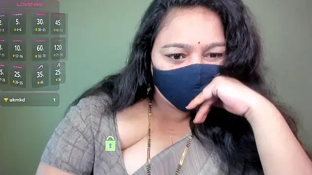 Snapshot of neelu-hoty chatting on June 10, 8:37 am neelu-hoty online show from June 10, 8:37 am
