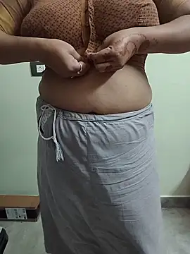 neelu-hoty online show from April 7, 4:31 pm