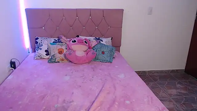 Snapshot of princess1456gg chatting on January 13, 7:54 am princess1456gg online show from January 13, 7:54 am