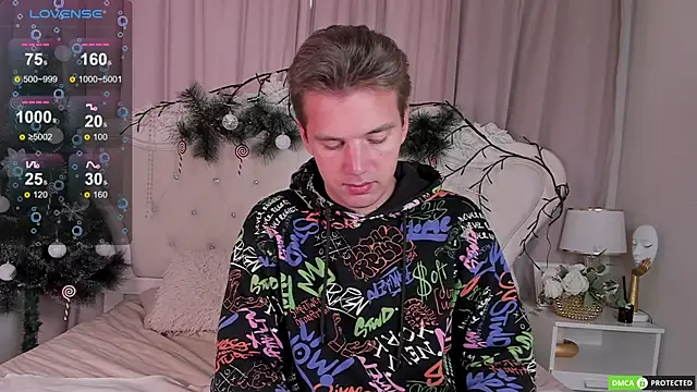 ArthurWhitee online show from December 20, 8:17 am