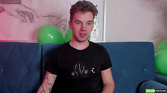 ArthurWhitee online show from March 16, 3:47 am
