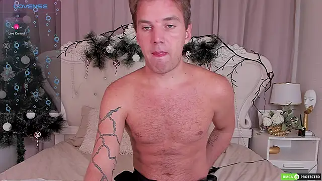 ArthurWhitee online show from December 21, 1:13 pm