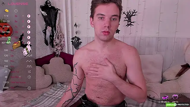 ArthurWhitee online show from October 18, 3:19 am