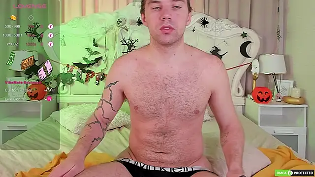 Snapshot of ArthurWhitee chatting on October 31, 4:31 am ArthurWhitee online show from October 31, 4:31 am