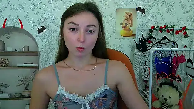  Barbie Kiss  online show from October 27, 3:13 pm