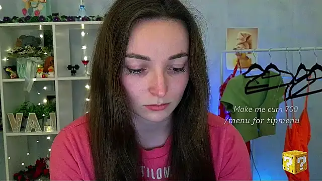  Barbie Kiss  online show from April 13, 1:04 pm