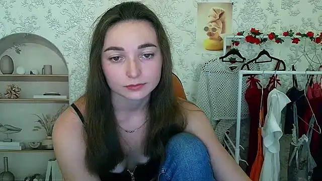  Barbie Kiss  online show from November 10, 4:12 pm