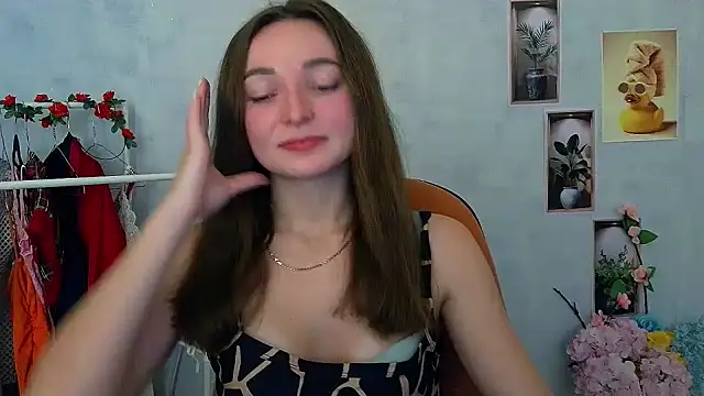  Barbie Kiss  online show from December 1, 12:28 pm