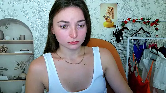  Barbie Kiss  online show from October 15, 5:06 am