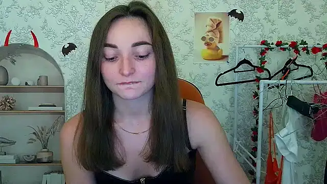  Barbie Kiss  online show from November 4, 4:11 pm