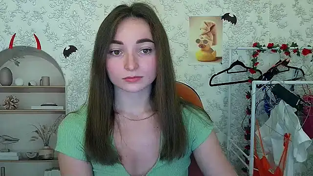  Barbie Kiss  online show from November 2, 5:40 pm