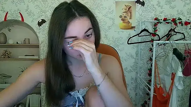  Barbie Kiss  online show from November 3, 3:37 pm