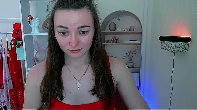  Barbie Kiss  online show from May 21, 2:36 pm