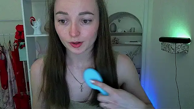  Barbie Kiss  online show from June 1, 5:01 pm