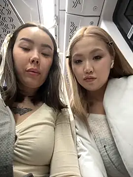 Asian Asami online show from December 4, 2:05 pm