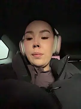 Asian Asami online show from April 4, 2:56 pm