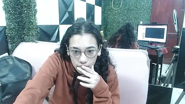 hellen queensex online show from February 26, 3:21 pm
