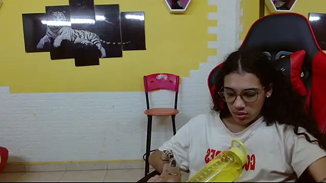 hellen queensex online show from February 4, 2:10 pm