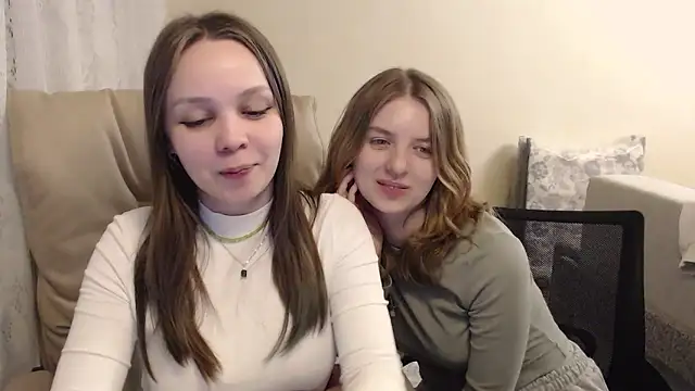 Snapshot of Emi1y_Angel11 chatting on January 28, 4:30 pm Emi1y Angel11 online show from January 28, 4:30 pm