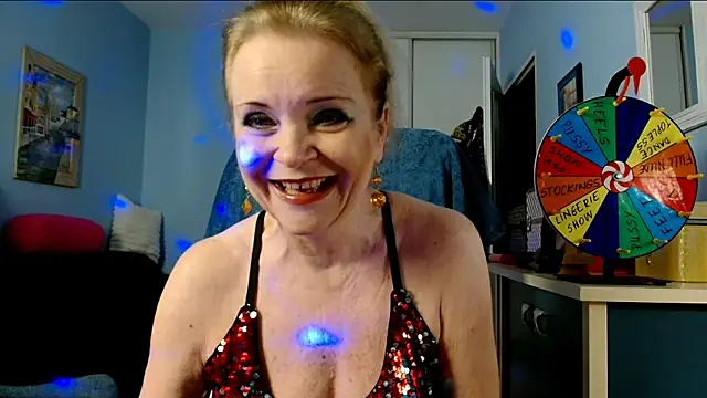 sexyjennyeu online show from November 12, 9:18 pm