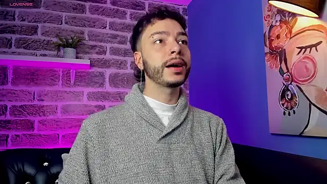 Snapshot of noah_ricci chatting on July 13, 12:04 pm noah ricci online show from July 13, 12:04 pm